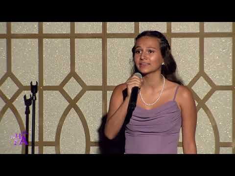 Kendall Becerra Performs "Breathe" at Noche de Gala 2022