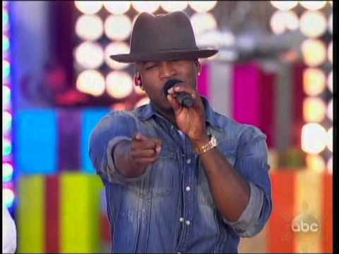 Disney Parks Christmas Day Parade 2013 11/11