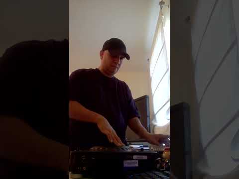 Scratching on Pioneer CDJ 1000 Short #1 DJ Flipcyide