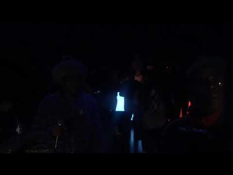 Entebbe Soundsystem ft mc ( uk) - Never Run Away 'Dubwise (roots)