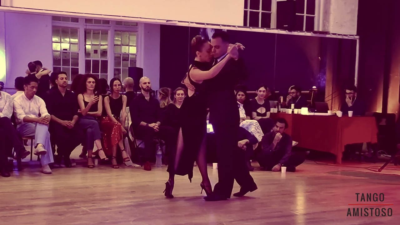 Video thumbnail for Andrea Kuna and Julian Vilardo, Una Fija - Carlos Di Sarli, Negracha London 2023 (1/4)