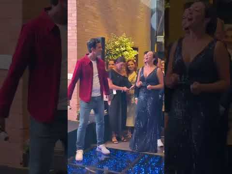 Padrinho cantando para afilhada em festa de 15 anos JAN 2026