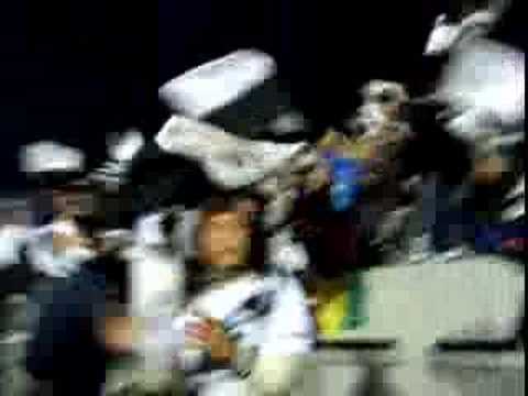 ""Soy de Danubio y lo sigo siempre a todos lados..."" Barra: Los Danu Stones &bull; Club: Danubio