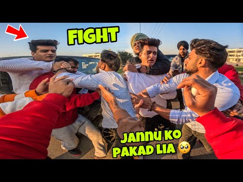 Thar Gang Ne Jannu Pe Hamla Ker Dia 🥺Fight With CU College Boys 😤