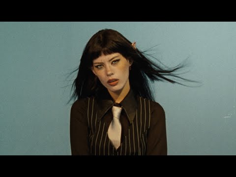 Alissic - Like (Official Video)