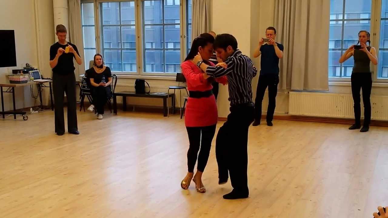 Neri Piliu and Yanina Quiñones - Giros and Sacadas, argentine tango lesson (2014 Helsinki, Finland)