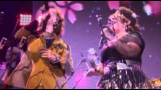 Tragos de Amargo Licor-Bunbury & La Santa Cecilia