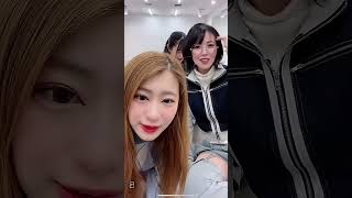 【TikTok】頭の悪そうな子がスカートなのに動きすぎて目のやり場に困る