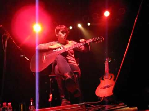 7/15 Kaki King - Carmine St. @ Bronson, Ravenna, Italy (02-12-2011)