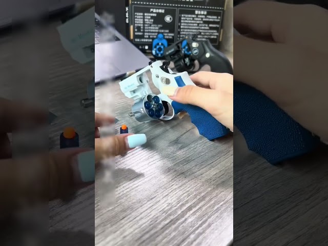 Vídeo relacionado con SZJYMY Bullets Suaves de Pistola de Juguete Totalmente automático Reloading Rebound Shell Games de Disparo de Disparos Pistola de Juguete Modelo de educación Juguetes Blaster (Plata)