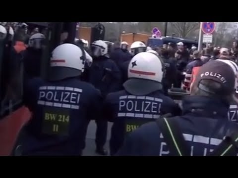 Auch Mensch! Polizisten in Extremsituationen | Fußballspiele | Doku deutsch
