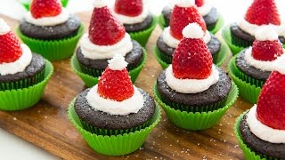 SANTA HAT CUPCAKES
