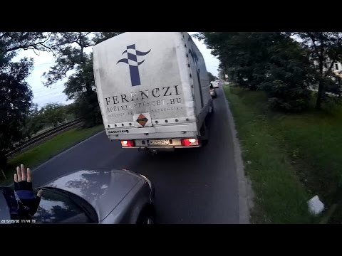 Kösz... au! - Thanks... ouch!