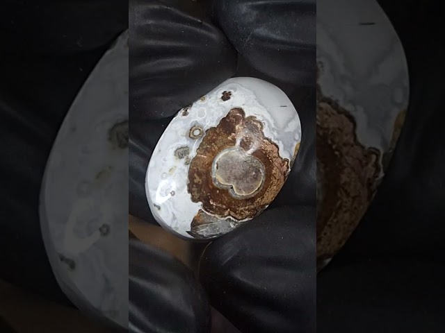 حجر عقيق داؤدي هيئة عين طبيعي