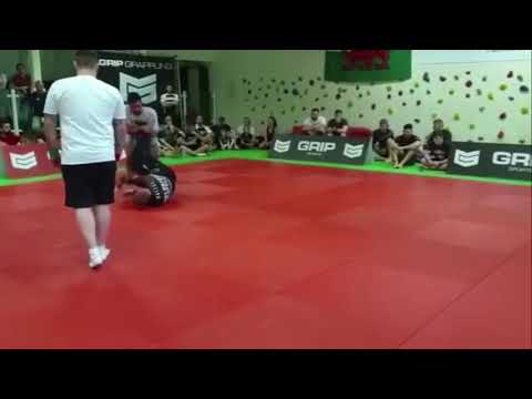 Tom Breese vs Ash Amos