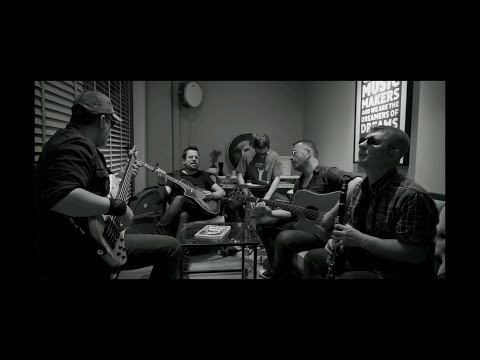 Eski Moda - Gülümse (Sezen Aksu Cover)