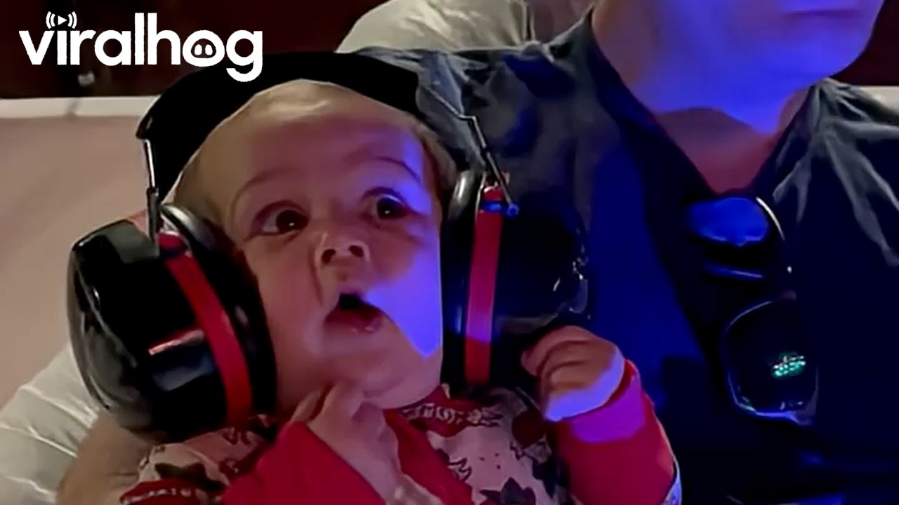 Baby’s First Fireworks Experience || ViralHog