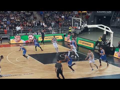 U BT Cluj - SCMU Craiova 68-60 sfertul 3