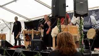 Honorary Chant To Mother Earth  (Touch The Earth, Lynn, Pete, Lee, Lewis and Gill)