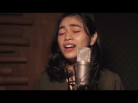 Felix Irwan ft Dela Firdatia " Shallow"