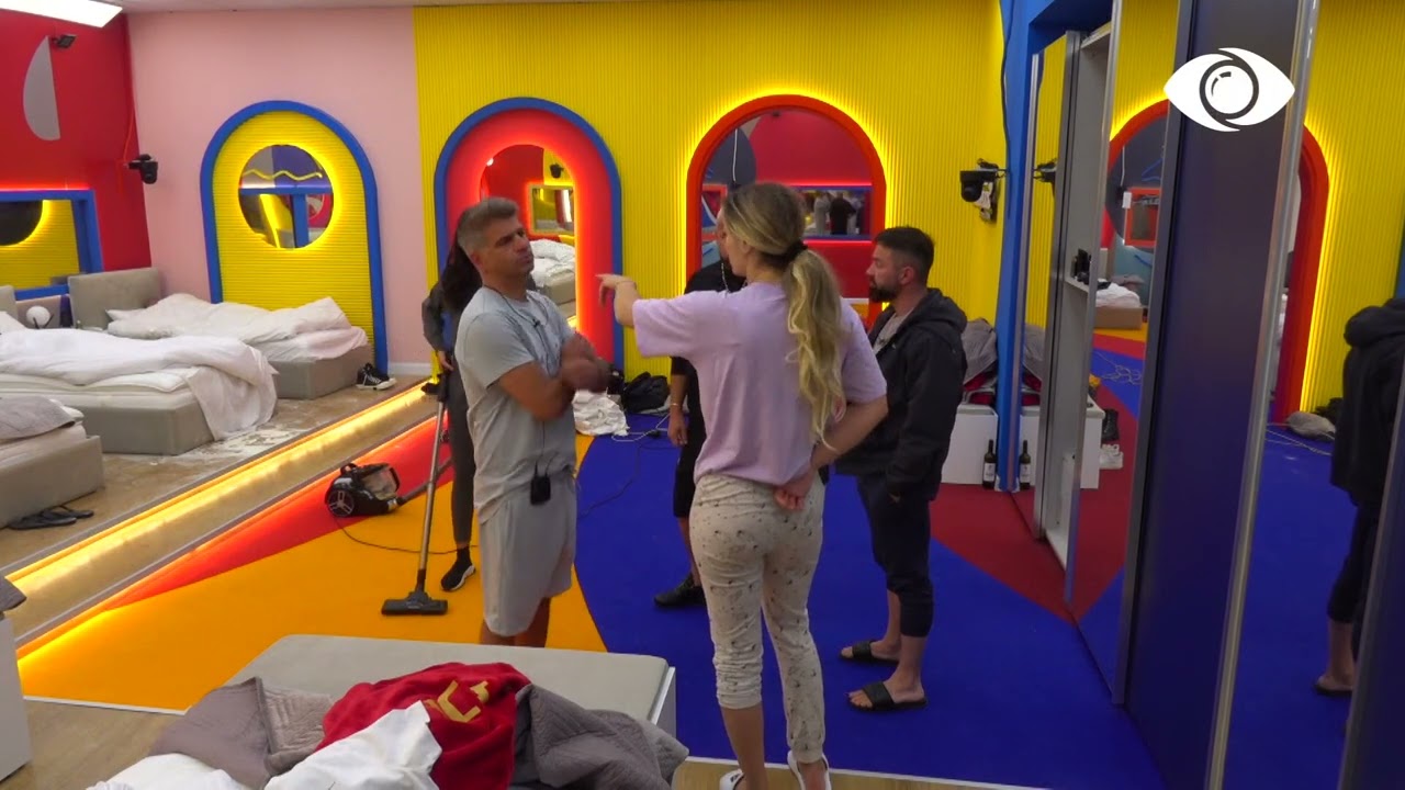 Nita i shpjegon banorëve për situatën e mbrëmshme me Ronaldon