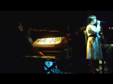 Emma Salokoski Ensemble live - Veden alla.mp4