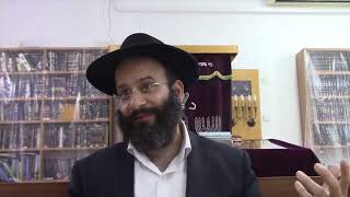 מדבר שקר תרחק (הרב אלחנן משה נחמנסון) - התמונה מוצגת ישירות מתוך אתר האינטרנט יוטיוב. זכויות היוצרים בתמונה שייכות ליוצרה. קישור קרדיט למקור התוכן נמצא בתוך דף הסרטון