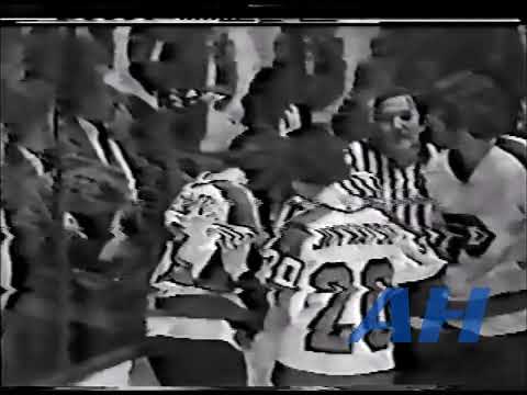 NHL May 1, 1975 Dave Schultz,PHI v Garry Howatt,NYI Philadelphia Flyers New York Islanders