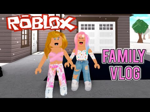 Roblox Family Vlog with Titi & Teen Goldie - New House in Bloxburg