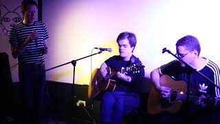 Michael Hiscock &amp; Blonddes play &quot;Emma&#39;s House&quot; by The Field Mice