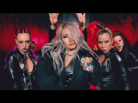 Video Hello Bitches de 2NE1