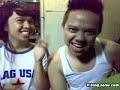 菲律賓「空氣歌手」超逗趣　擠眉弄眼唱「辣妹」