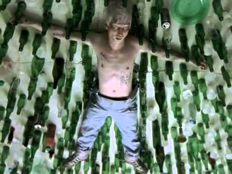 Justice Vs Simian - We Are Your Friends (video oficial)