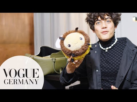 Inside Nic Kaufmann's Bag | In The Bag | VOGUE