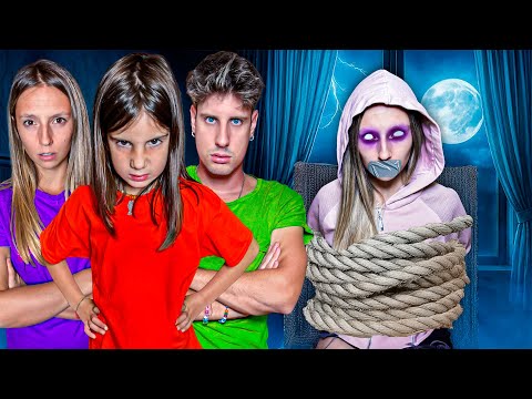 AURORA SCOPRE E CATTURA LA SORELLA GEMELLA CATTIVA DI LAURA!