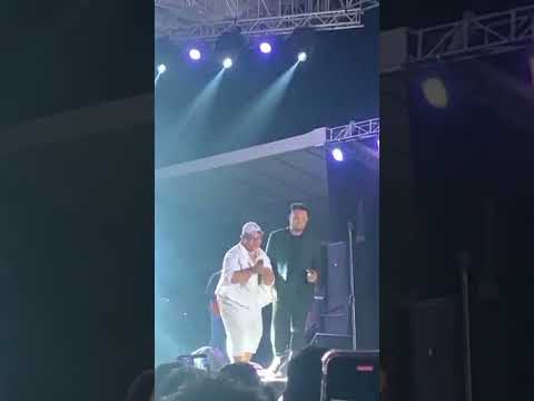 MOMENT IBUNDA VIRGOUN NYANYI DI ATAS PANGGUNG