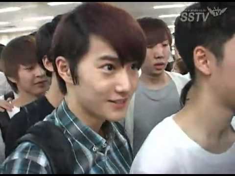 120806 Super Junior, SHINee, EXO & f(x) arrived at Gimpo Airport
