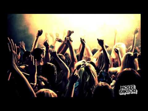 NYWR vs The Boy Next Door & Fresh Coast - La Colegiala vs Voltage (NoizeFaktor Festival Mashup)