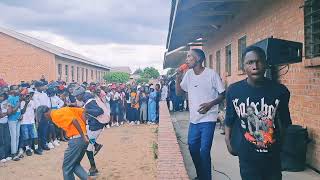 Download lagu YungGlow Dzet performing at his former High School Cowdray Park High mp3