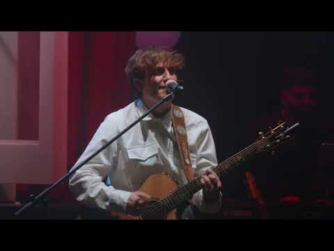 Gabriele Esposito - CHELLA LLÀ (Live al Teatro Sannazaro)