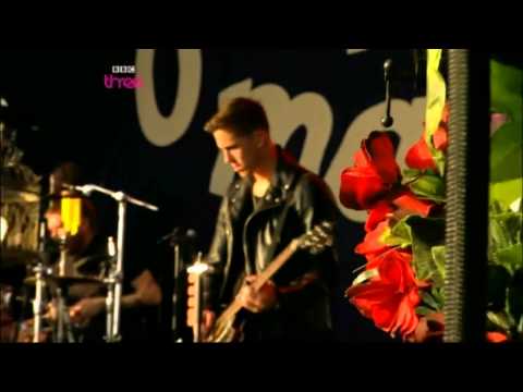 Florence & The Machine - Heavy In Your Arms (Live Glastonbury 2010)