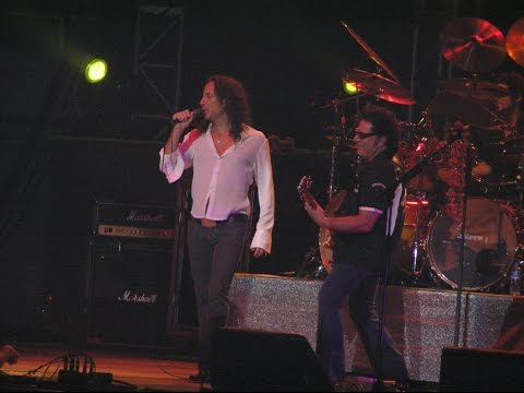 Journey with Steve Augeri: "Don´t Stop Believin´", en directo, año 2004.