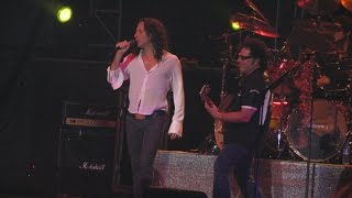 Journey with Steve Augeri: &quot;Don´t Stop Believin´&quot;, en directo, año 2004.