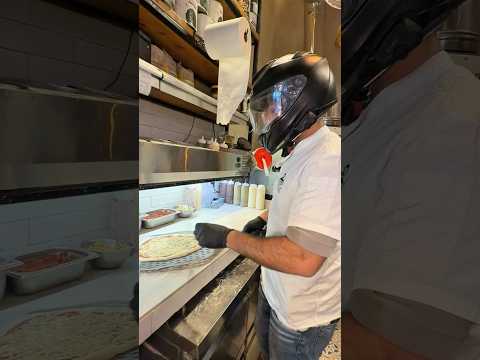 אין כמו לקנות משהו, בכסף שעבדת עליו כל כך קשה😊#פיצה #אופנוע#ירושלים#food