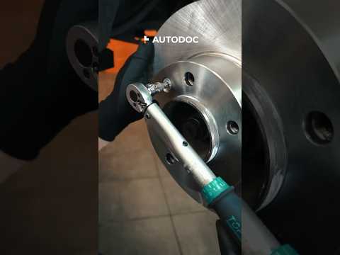 🛠️ Come sostituire le pastiglie e il disco dei freni | AUTODOC #shorts