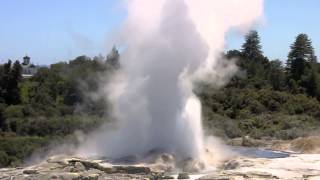 preview picture of video '2010 03 NZ Whakarewarea Thermal Area'