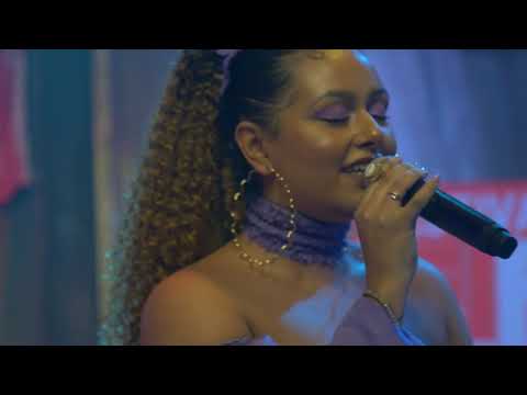 Festival Favela em Casa: Bia Doxum