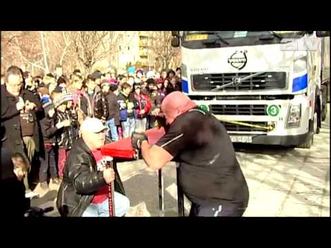 Huszonhárom tonnás kamiont húzott el a hatvanéves magyar férfi