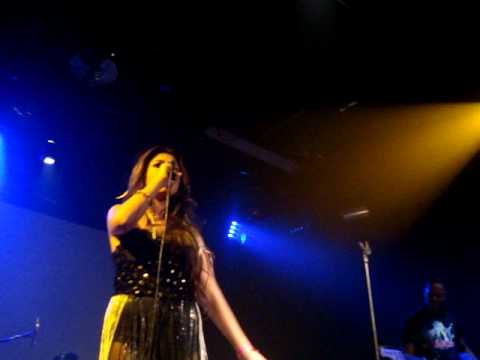 Gabriella Cilmi - "On a Mission" Live in London, 04.03.2010, "Concert for Homeless People"