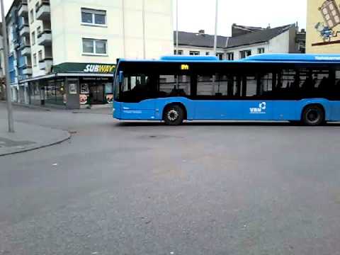 Blauer Bus an Wormser Busbahnhof